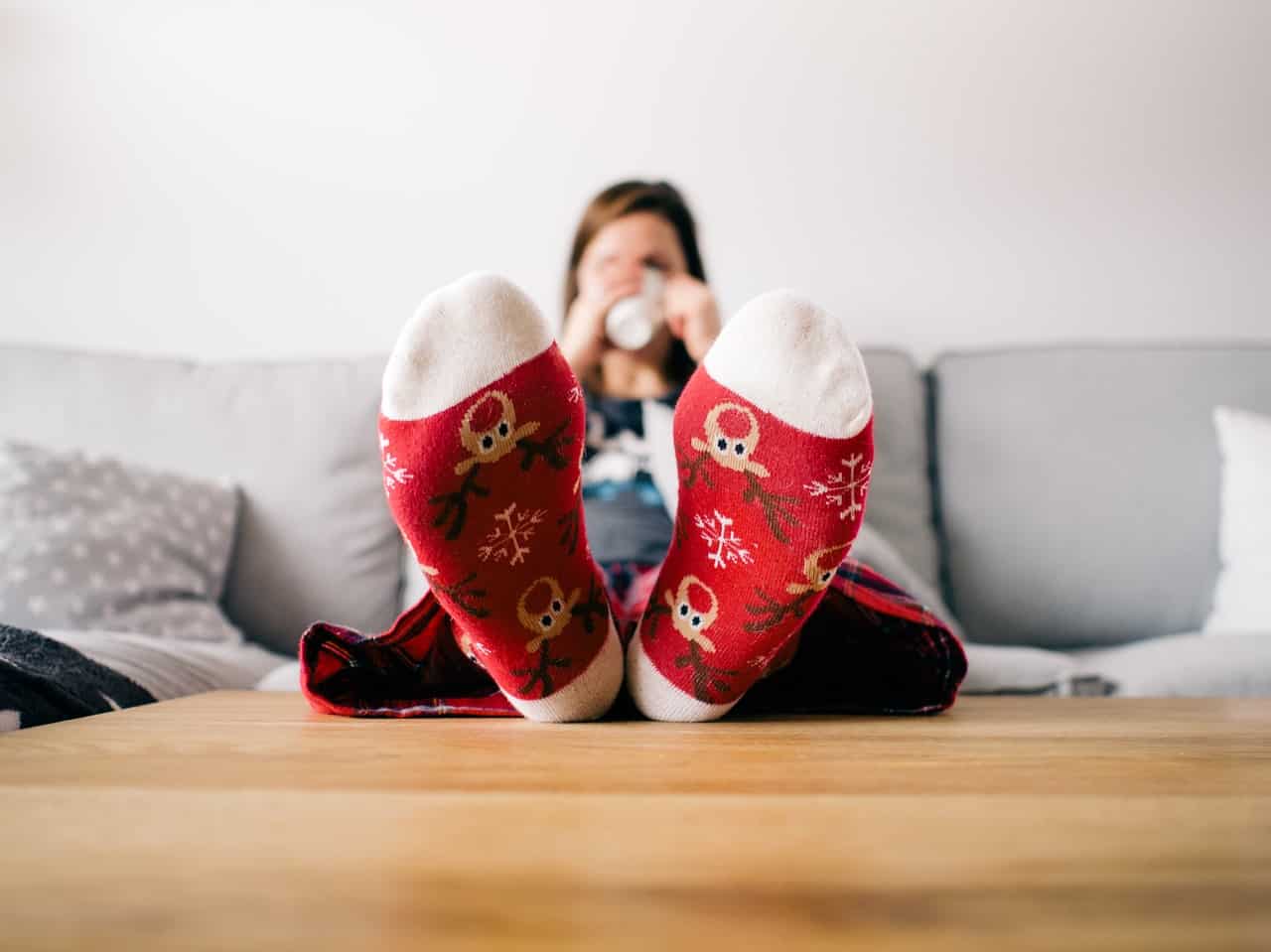 Saving Money | The Christmas season can be a very stressful holiday both emotionally and financially. Learn 5 Ways to Save Money for  a Stress Free Christmas. #savingmoney #moneysavingtips #personalfinance #holidays